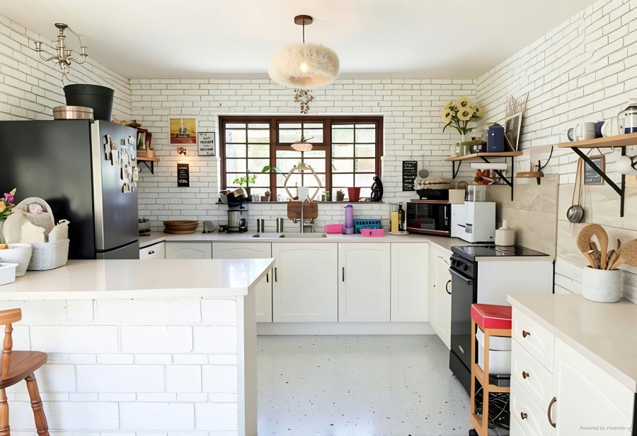 2 Bedroom Property for Sale in Bowtie Western Cape